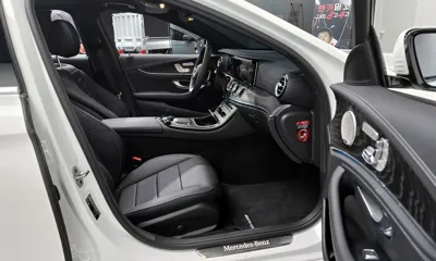 Mercedes-Benz E-Class 2023, 30395 км, за 38258.25 USD - фото 11