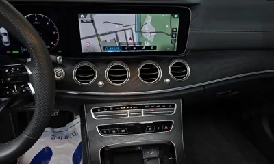 Mercedes-Benz E-Class 2023, 30395 км, за 38258.25 USD - фото 16