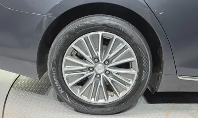 Hyundai Grandeur 2018, 73867 км, за 11583.52 USD