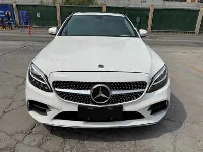 Mercedes-Benz C-Class 2018, 40000 км, за 11741.97 USD