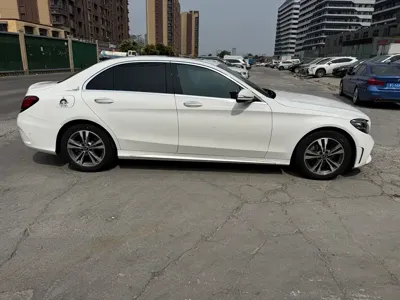 Mercedes-Benz C-Class 2018, 40000 км, за 11741.97 USD