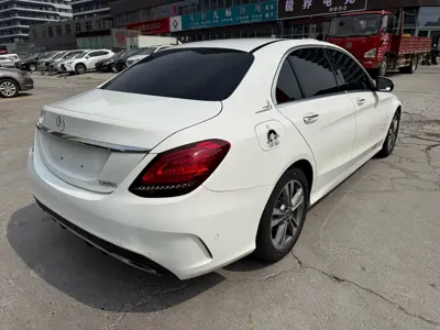 Mercedes-Benz C-Class 2018, 40000 км, за 11741.97 USD