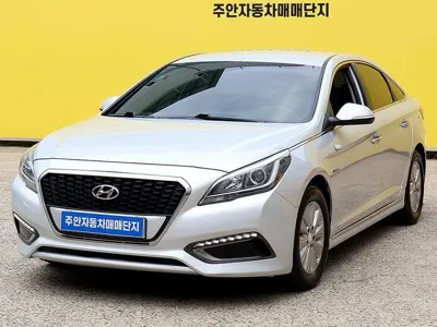 Hyundai Sonata 2016, 204031 км, за 2953.92 USD