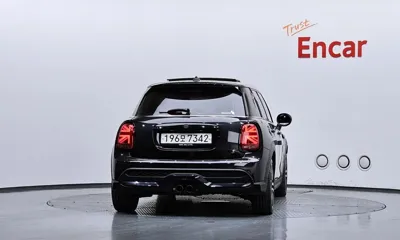 MINI Cooper 2024, 11760 км, за 17226.8 USD