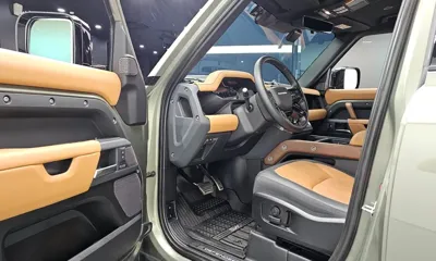 Land Rover Defender 2023, 19856 км, за 64658 USD - фото 10