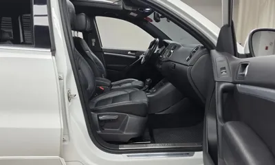 Volkswagen Tiguan 2016, 87657 км, за 7549.66 USD - фото 11