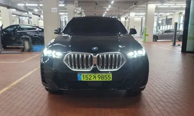 BMW X6 2024, 27300 км, за 61704.08 USD
