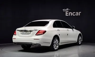 Mercedes-Benz E-Class 2018, 50232 км, за 16272.7 USD