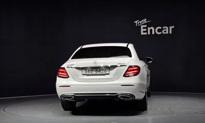 Mercedes-Benz E-Class 2018, 50232 км, за 16272.7 USD