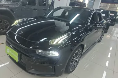 Lynk & Co 03