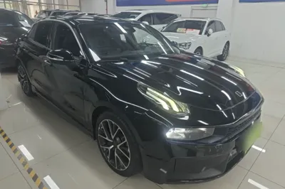 Lynk & Co 03
