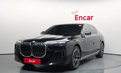 BMW 7-Series · 2023 год