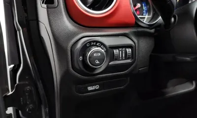 Jeep Gladiator 2020, 43801 км, за 27419.88 USD - фото 14