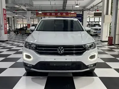 Volkswagen T-Roc 2023, 29000 км, за 16792.23 USD
