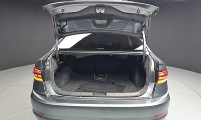 Volkswagen Jetta 2021, 43868 км, за 19478.84 USD - фото 31