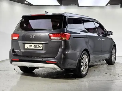 Kia Canival 2018, 305000 км, за 3122.56 USD