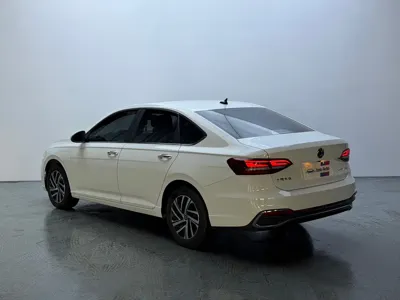 Volkswagen Lavida 2023, 15000 км, за 12624.83 USD