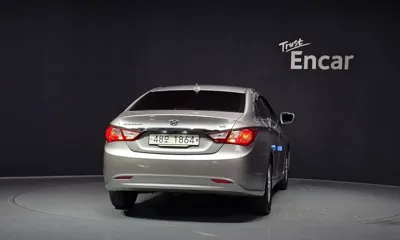 Hyundai Sonata 2014, 120802 км, за 3452.77 USD