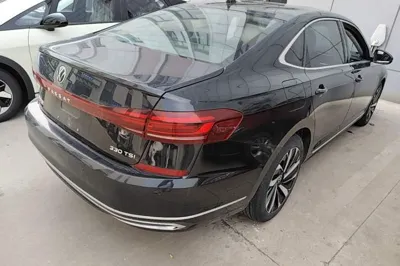 Volkswagen Passat 2022, 52300 км, за 17425 USD - фото 6