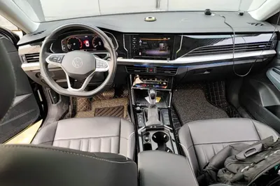 Volkswagen Passat 2022, 52300 км, за 17425 USD - фото 12