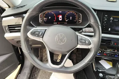 Volkswagen Passat 2022, 52300 км, за 17425 USD - фото 13