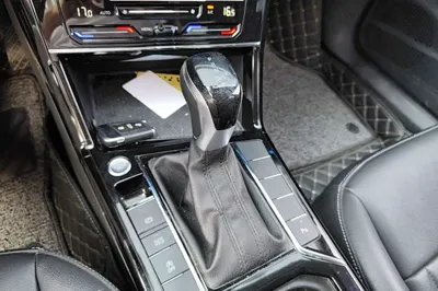 Volkswagen Passat 2022, 52300 км, за 17425 USD - фото 16