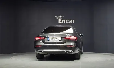 Mercedes-Benz E-Class 2023, 75293 км, за 24039.1 USD