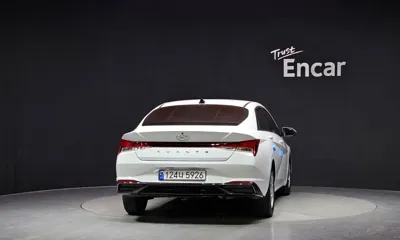 Hyundai Avante 2021, 126071 км, за 9042.42 USD