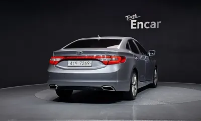 Hyundai Grandeur 2015, 237399 км, за 3172.93 USD
