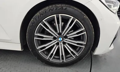 BMW 3-Series 2021, 107132 км, за 16930.38 USD