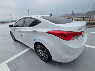 Hyundai Avante 2012, 155000 км, за 2573.29 USD