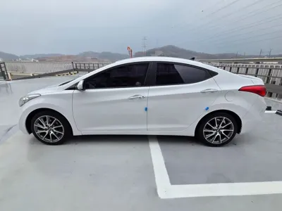 Hyundai Avante 2012, 155000 км, за 2573.29 USD