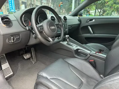Audi TT 2011, 130000 км, за 8681.41 USD