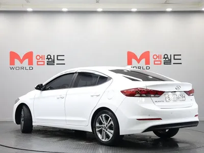 Hyundai Avante 2018, 60903 км, за 8270.97 USD