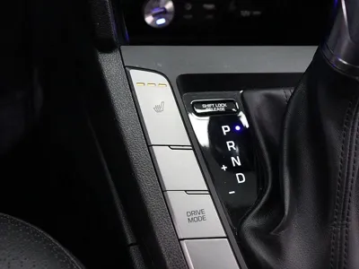 Hyundai Avante 2018, 60903 км, за 8270.97 USD - фото 16