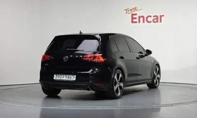 Volkswagen Golf 2014, 176289 км, за 6173.57 USD