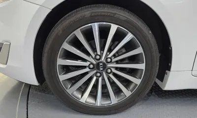 Kia K7 2013, 80033 км, за 5185.77 USD