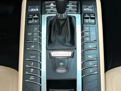 Porsche Macan 2019, 120000 км, за 21275.35 USD