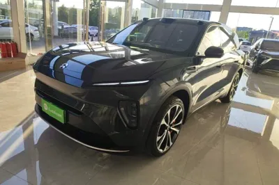 Nio ES8 · 2023 год