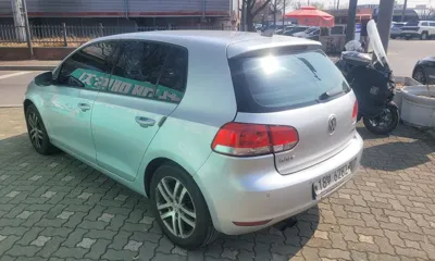 Volkswagen Golf 2011, 190000 км, за 2816.07 USD