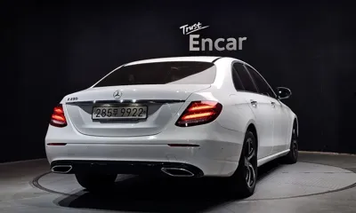 Mercedes-Benz E-Class 2020, 105040 км, за 13680.61 USD