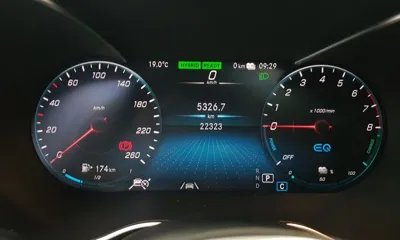 Mercedes-Benz C-Class 2020, 22288 км, за 21813.87 USD - фото 8