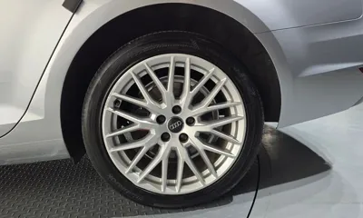 Audi A4 2018, 52353 км, за 14106.6 USD - фото 21