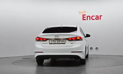 Hyundai Avante 2016, 135494 км, за 5185.77 USD