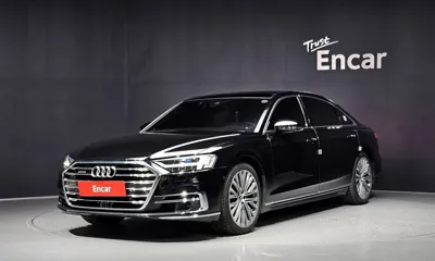 Audi A8 · 2021 год