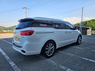 Kia Canival 2019, 102000 км, за 11171.35 USD