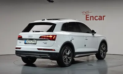 Audi Q5 2021, 69491 км, за 22427.35 USD