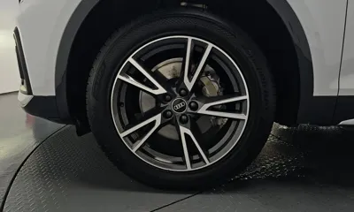 Audi Q5 2021, 69491 км, за 22427.35 USD