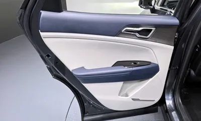 Kia Sportage 2023, 50972 км, за 17589.59 USD - фото 25