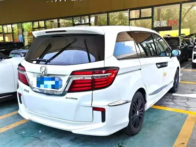 Honda Elysion 2019, 123000 км, за 15406.29 USD